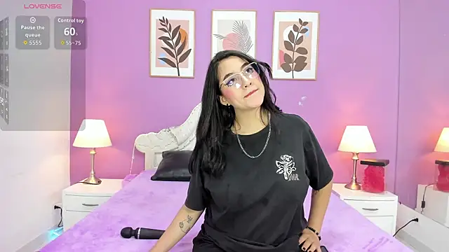 YayaQueen online show from 06-16-26, 11:54