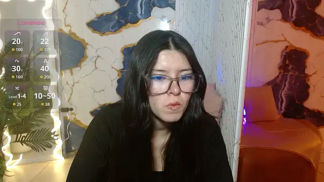 Snapshot of Emy_Tay chatting on 03-09-26, 11:58 Emy Tay online show from 03-09-26, 11:58