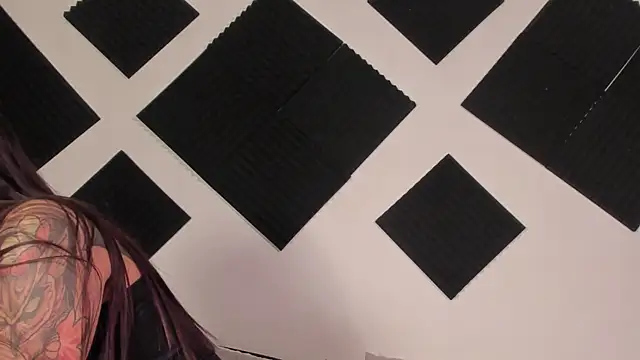 Emily Rousess online show from 04-04-26, 10:44