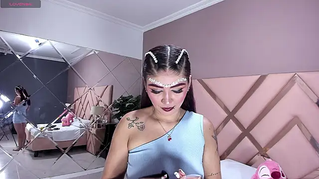 ZairaRogue online show from 03-20-26, 12:06