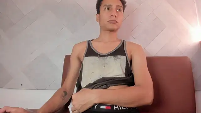 Snapshot of choco_dick_ chatting on 04-28-26, 07:29 choco dick online show from 04-28-26, 07:29
