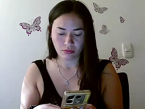 Erin oficial online show from 04-20-26, 02:29