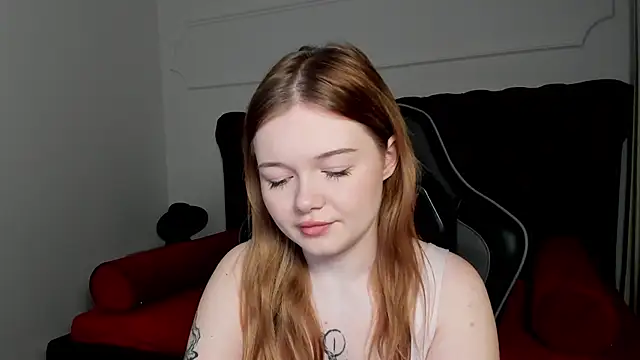 ElinaVale online show from 04-19-26, 05:08