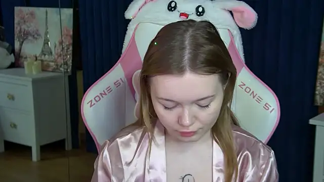 ElinaVale online show from 04-29-26, 05:30