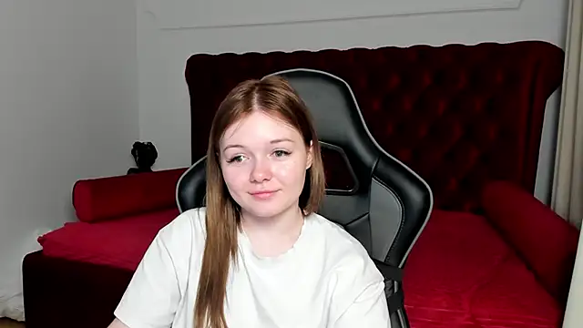 Snapshot of ElinaVale chatting on 06-11-26, 12:32 ElinaVale online show from 06-11-26, 12:32