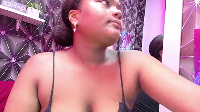Snapshot of Candykss chatting on 04-28-26, 09:30 Candykss online show from 04-28-26, 09:30