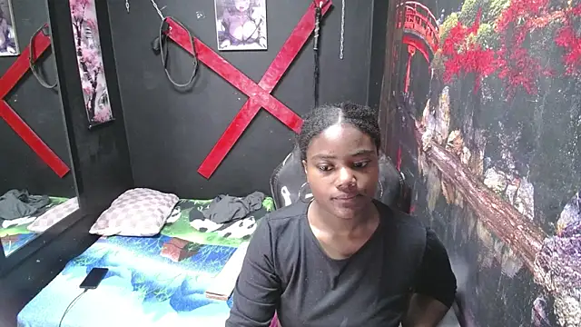 Snapshot of Candykss chatting on 04-11-26, 04:43 Candykss online show from 04-11-26, 04:43