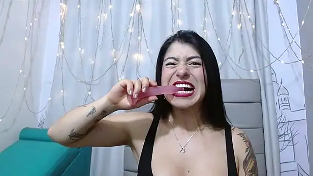 carolinabernalrs online show from 04-25-26, 03:53