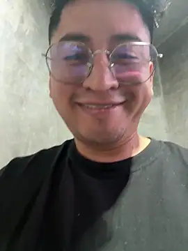 Snapshot of GoldenM95 chatting on 04-20-26, 09:27 GoldenM95 online show from 04-20-26, 09:27