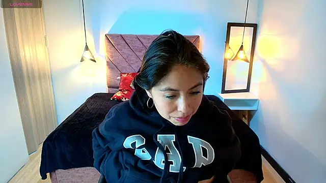 Amanda Fox   online show from 04-15-26, 07:58