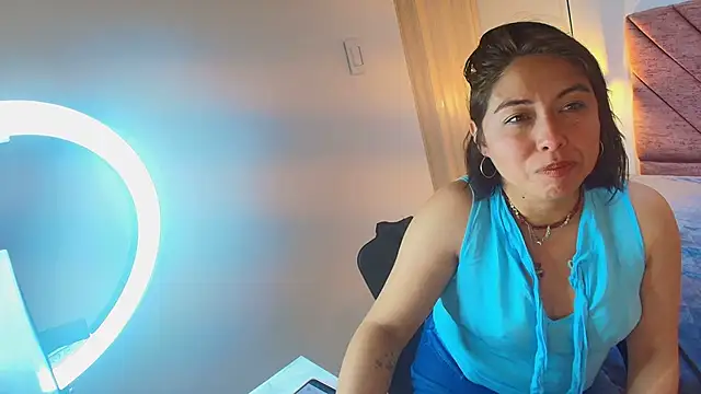 Amanda Fox   online show from 04-13-26, 07:51