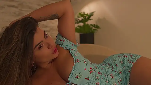 Julie Belle  online show from 04-05-26, 10:38