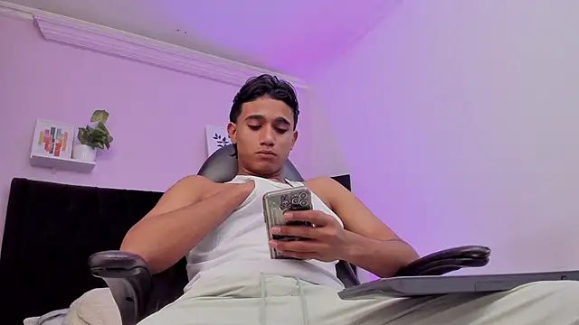 Morgan Bladee online show from 04-15-26, 04:40