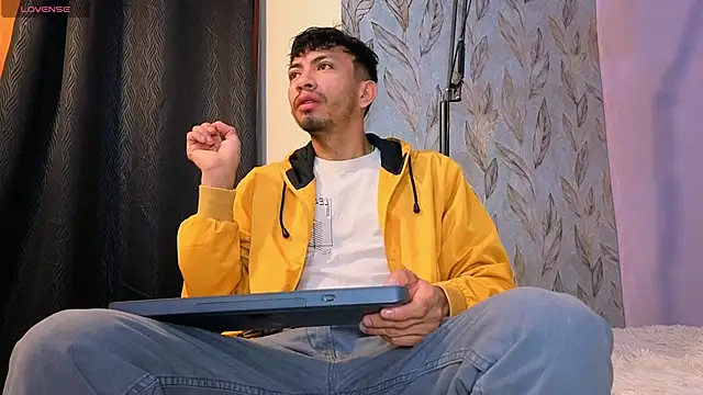 Luchoplayboy online show from 04-14-26, 11:59