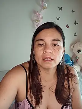 Snapshot of BettyBoo_w chatting on 05-24-26, 03:01 BettyBoo w online show from 05-24-26, 03:01