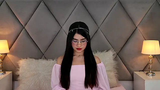 OliviaDiaz online show from 06-07-26, 08:25