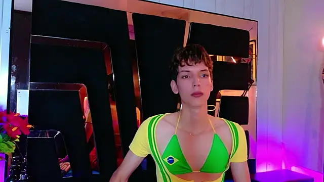 Stefany PiInk online show from 05-13-26, 01:40