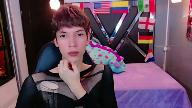 Stefany PiInk online show from 06-17-26, 01:10