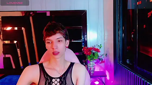 Stefany PiInk online show from 05-18-26, 12:32