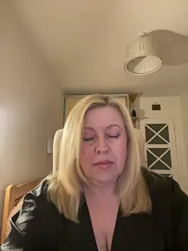 JanieLight53 online show from 06-26-26, 07:31