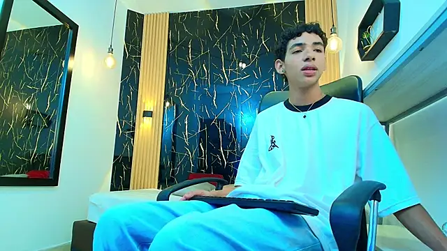 ValeriHot 1 online show from 04-22-26, 03:02