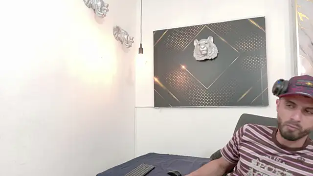 Snapshot of KingOfTemptation chatting on 05-20-26, 03:14 KingOfTemptation online show from 05-20-26, 03:14