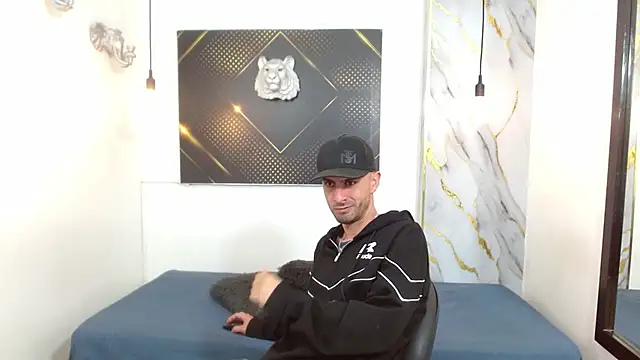Snapshot of KingOfTemptation chatting on 04-27-26, 03:59 KingOfTemptation online show from 04-27-26, 03:59
