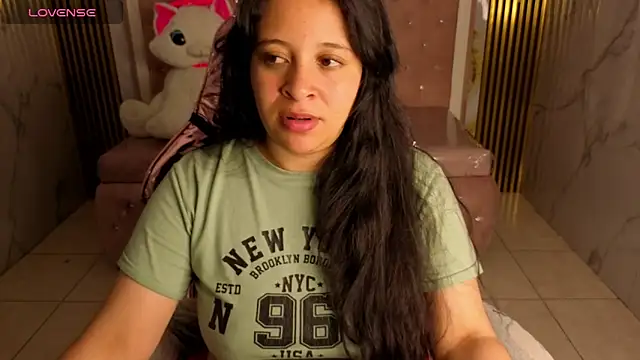 Snapshot of sara_tellez_s chatting on 05-31-26, 03:12 sara tellez s online show from 05-31-26, 03:12
