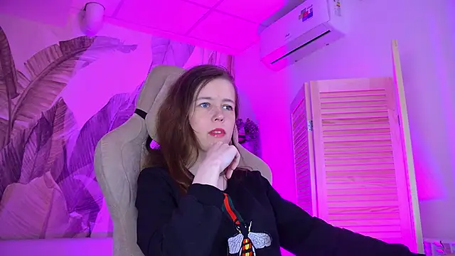 AriaGracen online show from 04-23-26, 05:47