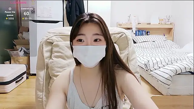 Snapshot of Berry_Chuu chatting on 05-05-26, 09:18 Berry Chuu online show from 05-05-26, 09:18