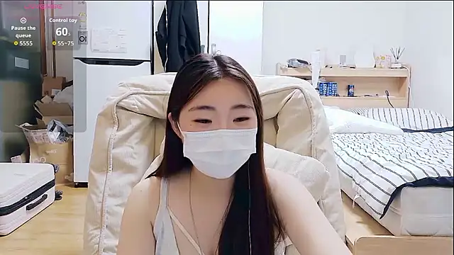 Snapshot of Berry_Chuu chatting on 05-04-26, 06:11 Berry Chuu online show from 05-04-26, 06:11
