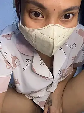 -Lilyn- online show from 03-24-26, 11:54