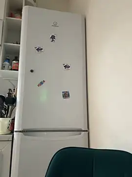 Snapshot of AuroraVale chatting on 03-15-26, 06:37 AuroraVale online show from 03-15-26, 06:37