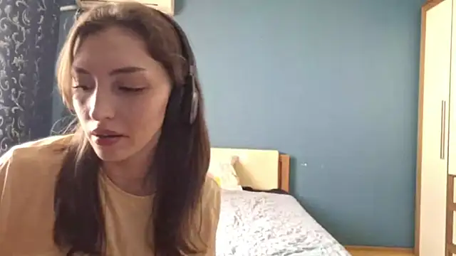 CindyLight online show from 04-11-26, 02:21