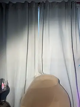 MiaFoxie  online show from 06-19-26, 06:14