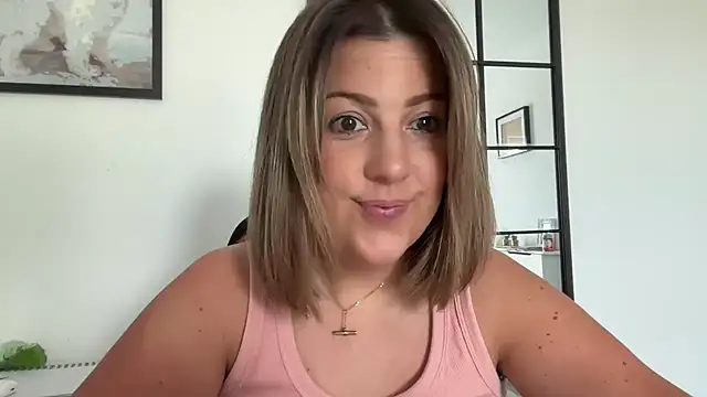 Snapshot of annabellewarick chatting on 05-13-26, 10:11 annabellewarick online show from 05-13-26, 10:11