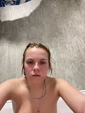 Englishgirly26 online show from 03-08-26, 06:44