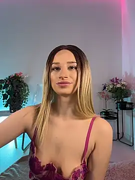 ScarletFlameee online show from 05-10-26, 05:55