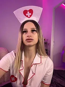 ScarletFlameee online show from 04-18-26, 05:32