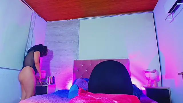 Sary LittleSmiles online show from 04-21-26, 03:57