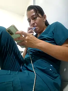 Snapshot of Dr_Edna_naughty chatting on 07-09-26, 01:28 Dr Edna naughty online show from 07-09-26, 01:28