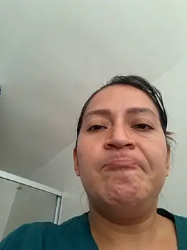 Snapshot of Dr_Edna_naughty chatting on 07-01-26, 02:39 Dr Edna naughty online show from 07-01-26, 02:39