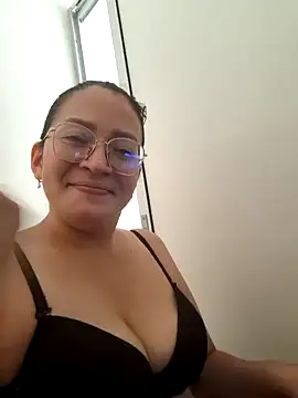 Snapshot of Dr_Edna_naughty chatting on 05-30-26, 04:23 Dr Edna naughty online show from 05-30-26, 04:23