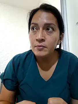 Snapshot of Dr_Edna_naughty chatting on 07-05-26, 01:32 Dr Edna naughty online show from 07-05-26, 01:32