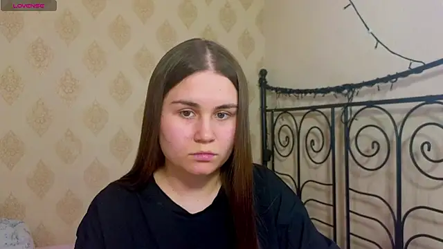 LucyMur online show from 04-12-26, 08:23