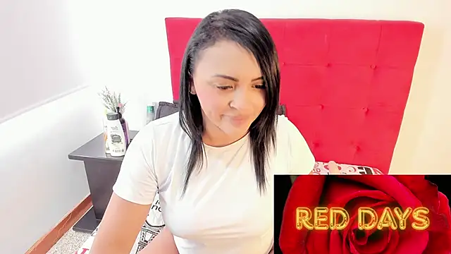 Snapshot of EstrellaSmmith chatting on 05-30-26, 08:58 EstrellaSmmith online show from 05-30-26, 08:58
