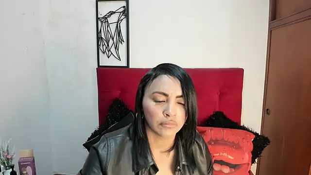 EstrellaSmmith online show from 07-18-26, 07:33