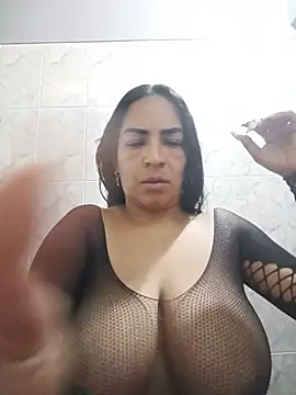 Snapshot of Carolinna chatting on 06-29-26, 02:39 Carolinna online show from 06-29-26, 02:39