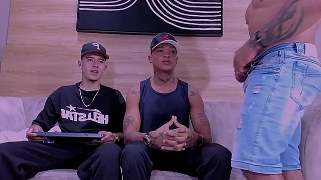 Snapshot of aleck_friends chatting on 03-09-26, 07:39 aleck friends online show from 03-09-26, 07:39