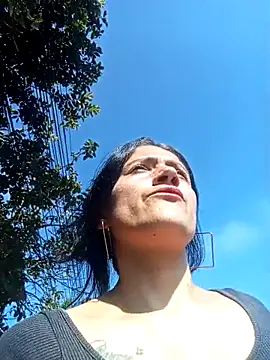 Snapshot of JohanitaRex chatting on 03-25-26, 01:43 JohanitaRex online show from 03-25-26, 01:43